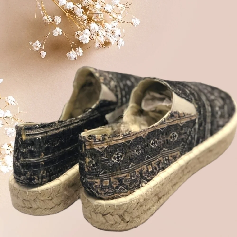 Muk Luks Espadrille Slip-On Shoes Size 10 Gray/ Tan